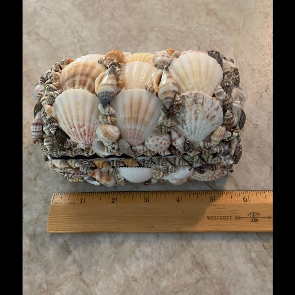 Shell  Encrusted  Jewelry Box - Picture 5 of 5